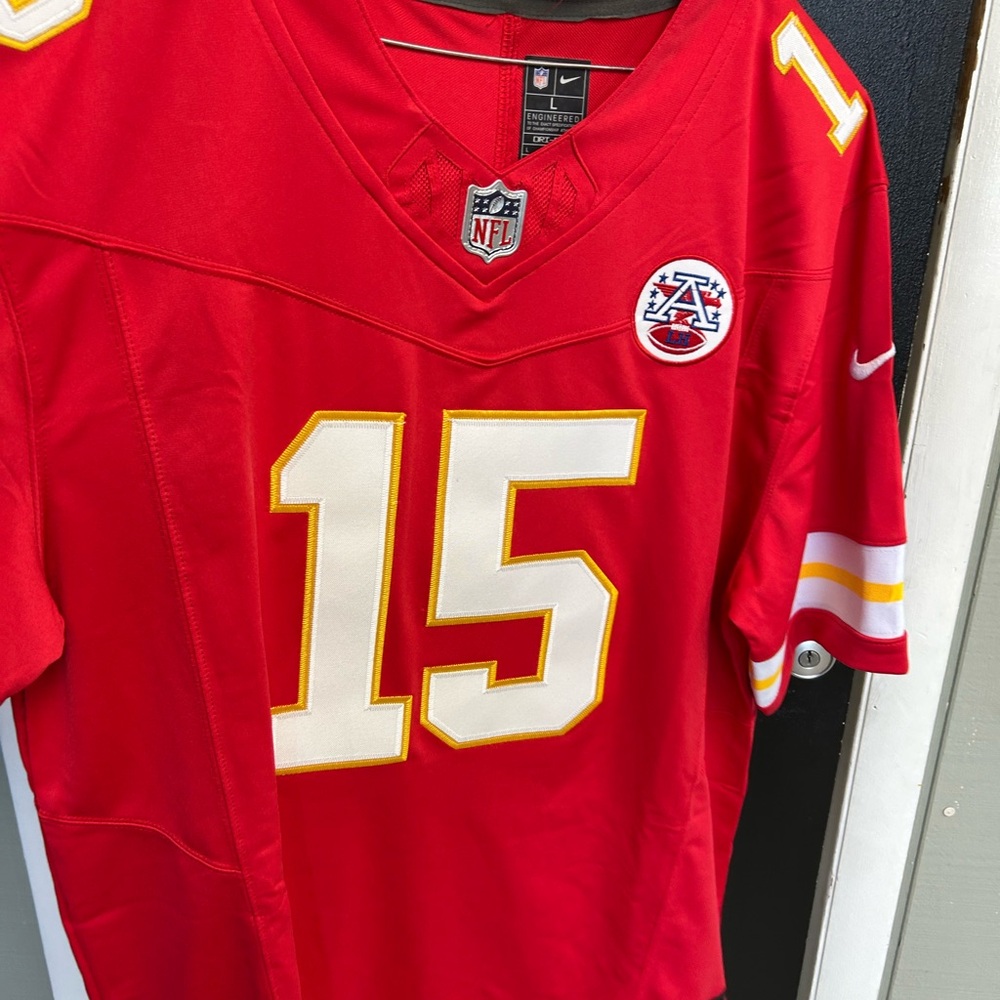Mahomes Kansas City Chiefs #15 Football Jersey - Men’s L